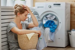 Greșeli frecvente pe care cumpărătorii le fac atunci când aleg o mașină de spălat – Ghid complet pentru o alegere corectă